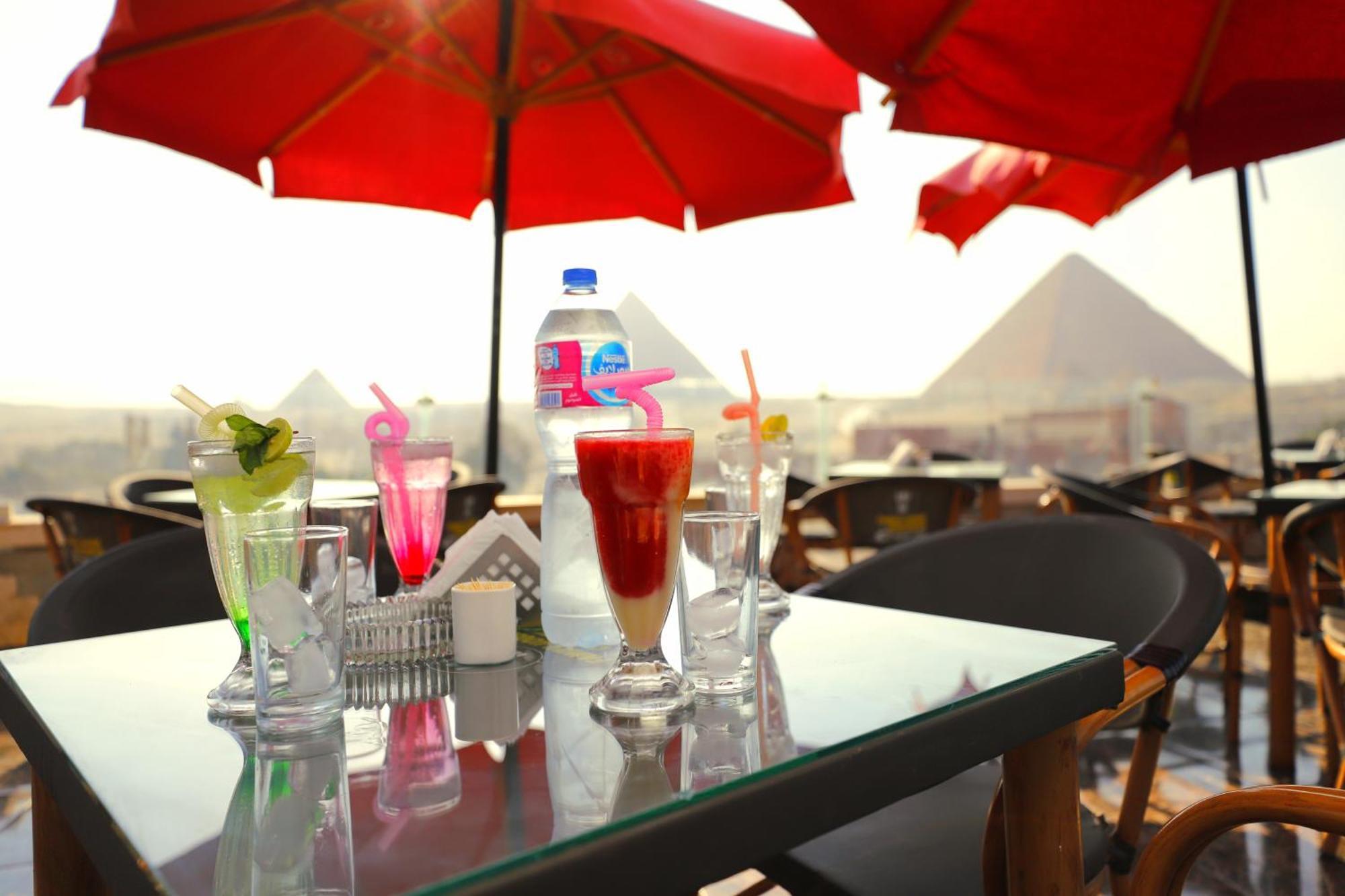 Magic Pyramid Le Caire