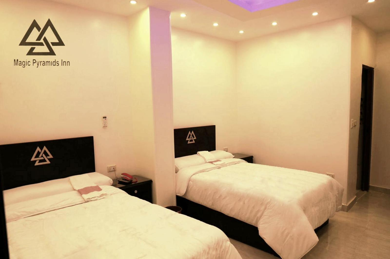 Magic Pyramid Hotel Le Caire