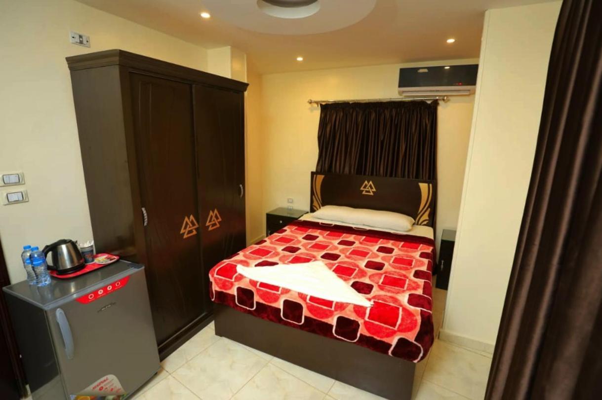 Magic Pyramid Hotel Le Caire